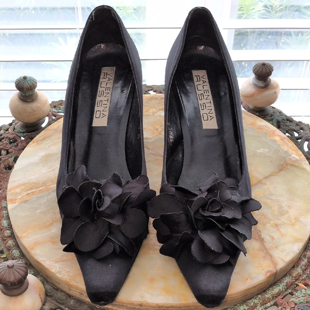 Vintage Valentina Russo Black Satin Floral Heels Size 9m